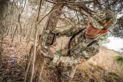 The product in question should be made the focus of the photo. (Photo courtesy of Realtree Media.)