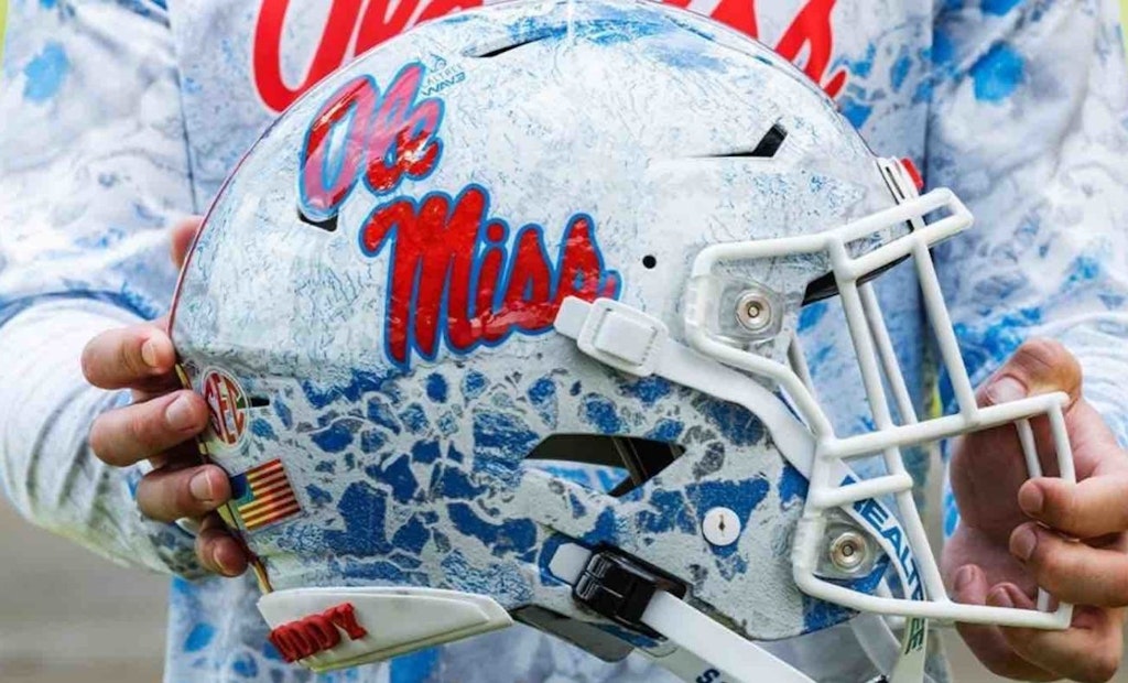 Ole Miss Football Team to Wear Realtree Helmets and Other Industry News