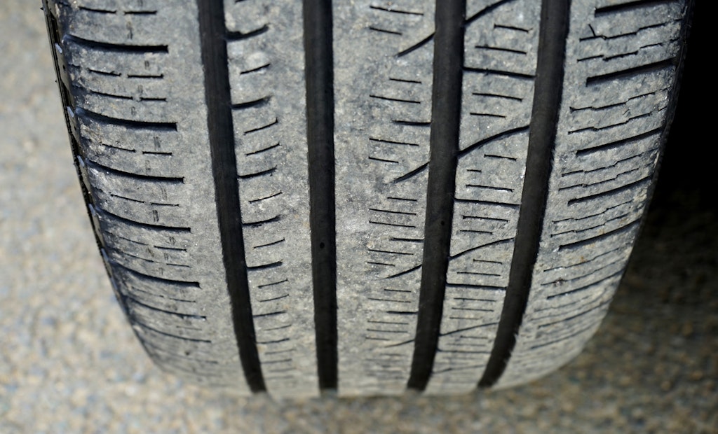 Should You Go With New Tires or Retreads?