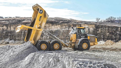 John Deere G Series Combines Simplicity And Durability Dig Different John Deere G Series Combines Simplicity And Durability Dig Different