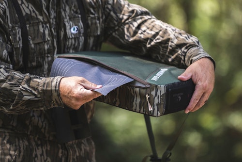 The Fuse heating element (above) zippers into the Mossy Oak Ignite cushion.