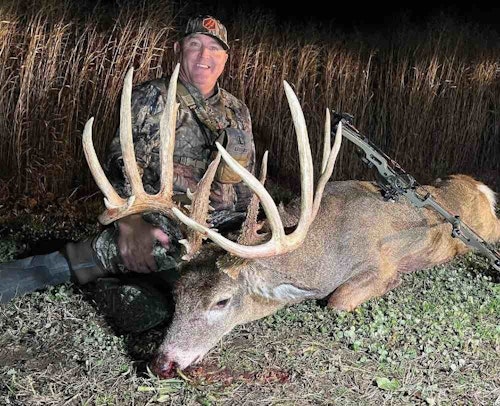 FB post from Drury Outdoors: A walk off GRAND SLAM made by Jim Thome on a 226 2/8-inch Illinois giant!!! This buck was passed as a four-year-old by Mike Matheny in 2018, and from there is where the quest for this special whitetail began. Thousands of Reconyx pictures, food plot architecture, hundreds of hours of work, and multiple encounters over a three-year period all culminated in one special evening on the Grand Slam Field. With Zach Playle behind the camera, these two guys had one incredible hunt to remember — and later joined for the recovery and celebration was Terry, Forrest and Mike. Congratulations buddy, we couldn’t be more pumped for you!!!!