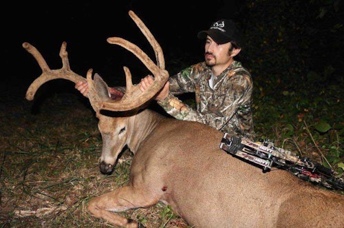 In early September 2018, the author used lightweight hang-and-hunt treestand gear to tag this huge velvet 8-pointer in Kentucky.