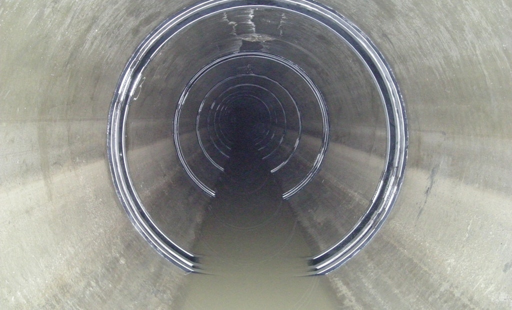 Mechanical Seal System  Repairs Joints in Large-Size Pipes