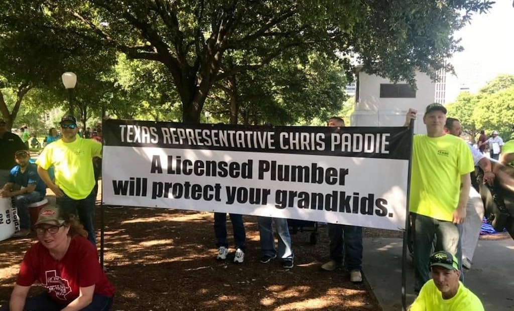 Texas Governor Revives State’s Plumber Licensing Board