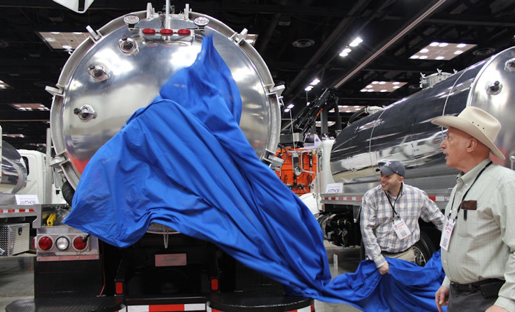 Amthor International’s Claw Closure Safely, Efficiently Latches Rear-Opening Vacuum Tanks